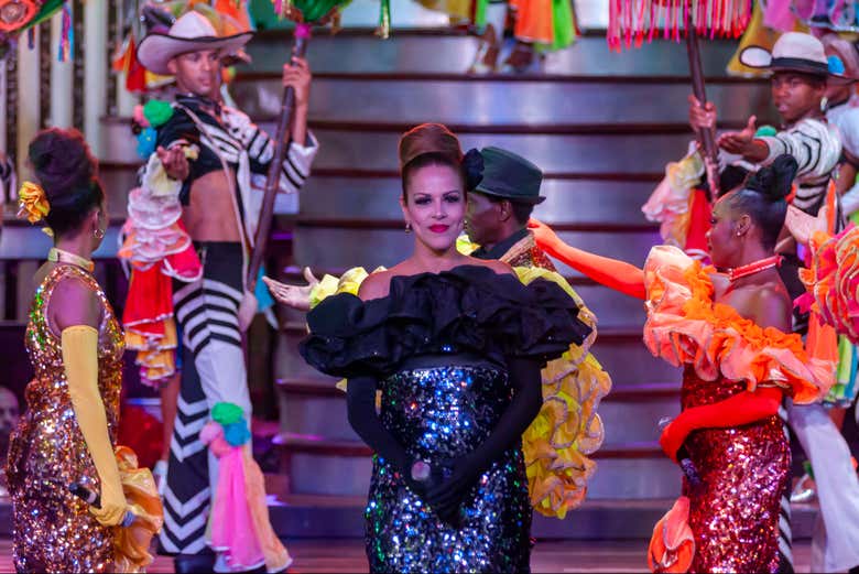 Espectáculo en el Cabaret Parisien