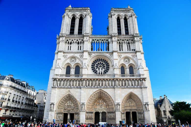 Tour por la isla de la Cité y el exterior de la catedral de Notre Dame