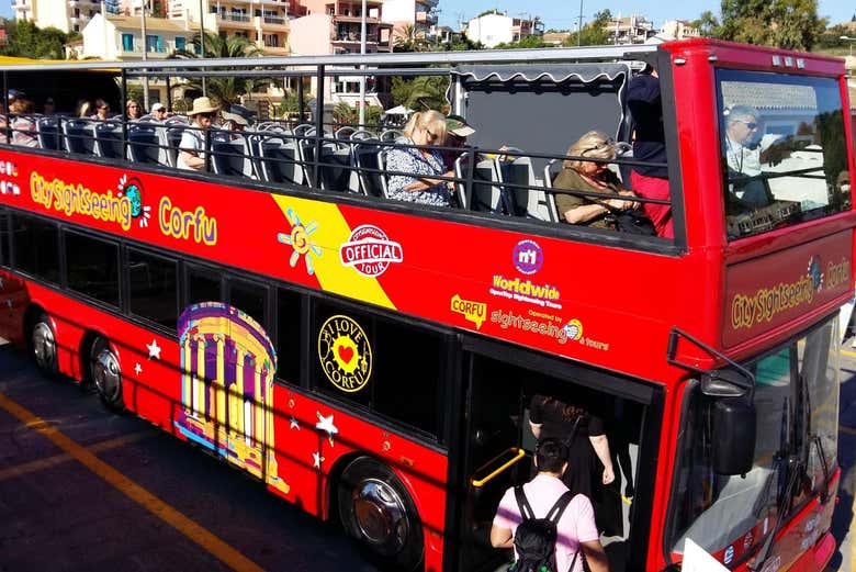 Autobús turístico de Corfú