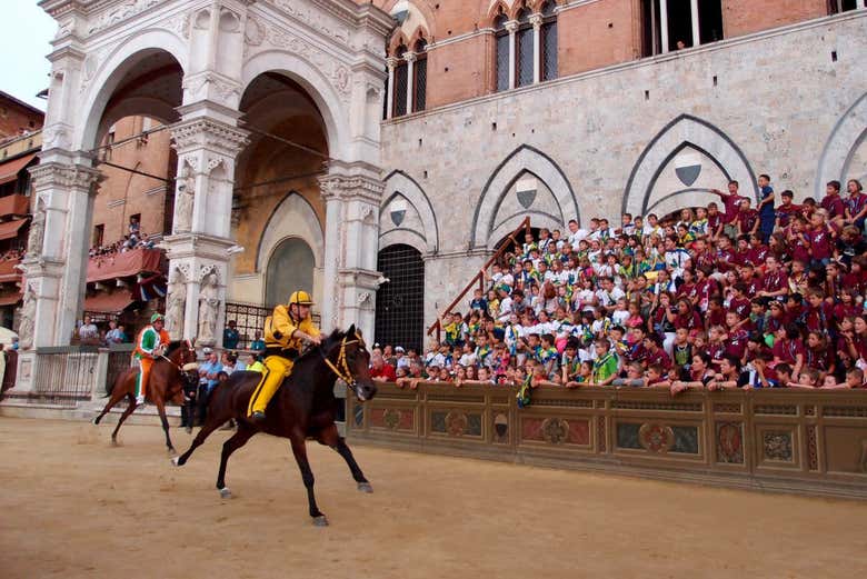 Tour del Palio de Siena
