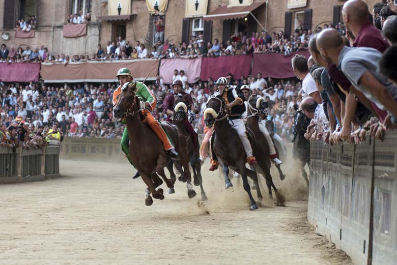 Tour del Palio de Siena