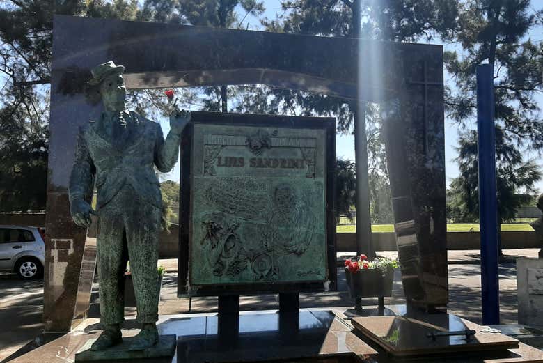 Tour por el Cementerio de la Chacarita