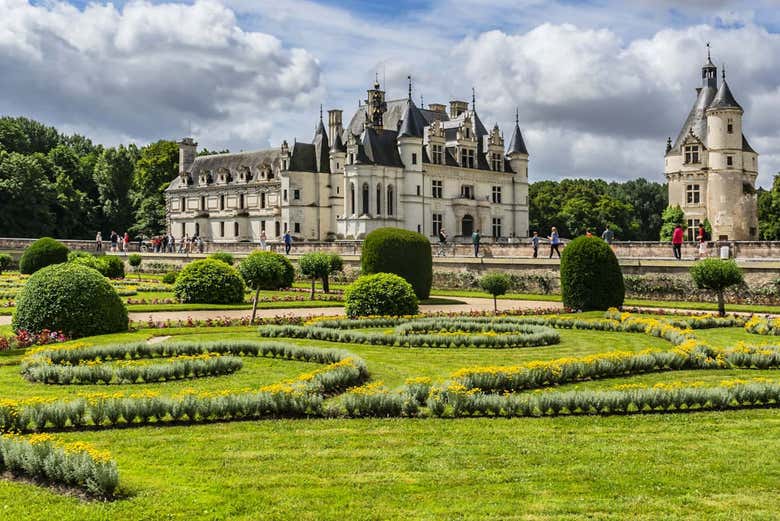 Excursión a los castillos de Chenonceau y Chambord + Bodegas Ambacia