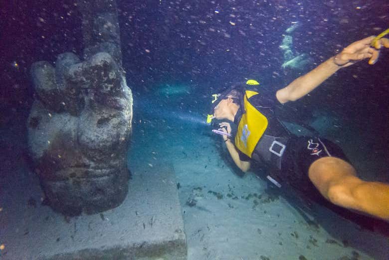 Experiencia privada de snorkel nocturno en Cancún
