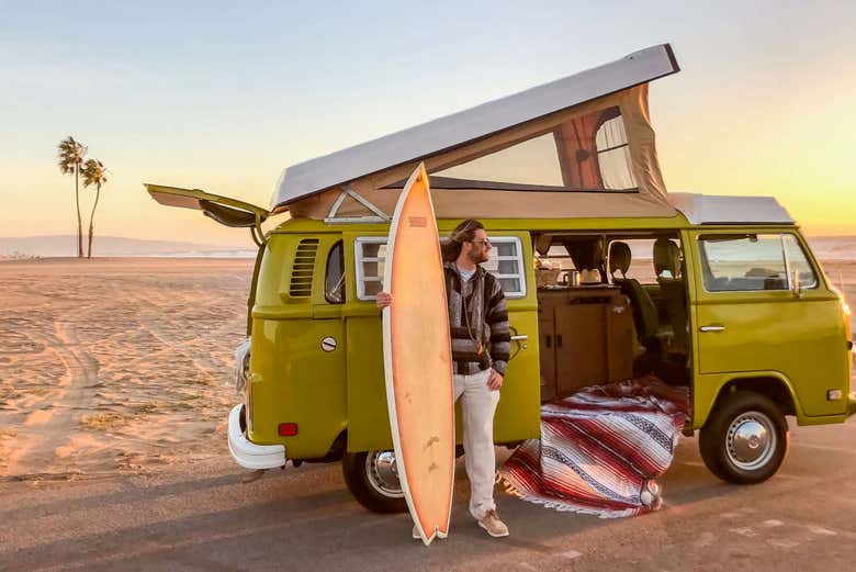 Excursión a Malibú en furgoneta Volkswagen + Surf