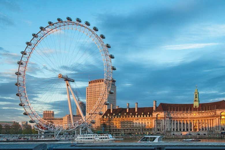 Barco turístico de Londres con billete flexible