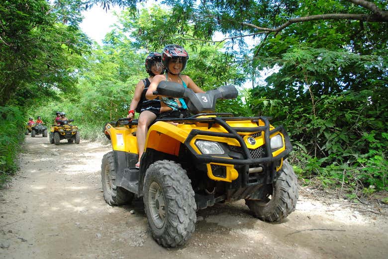 Tour en quad por la selva maya + Circuito de tirolinas