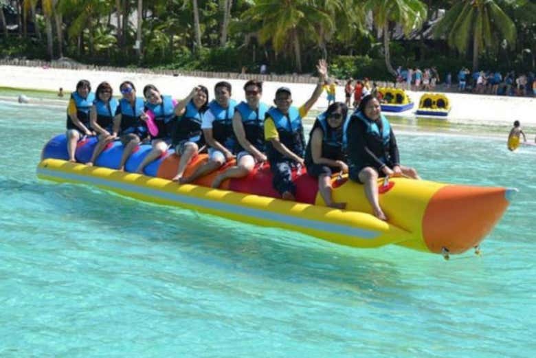 Paseo en banana boat por Boracay