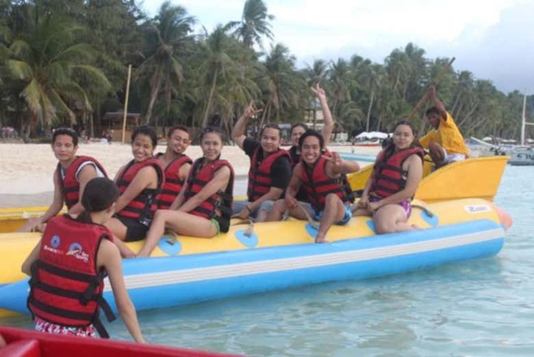 Paseo en banana boat por Boracay