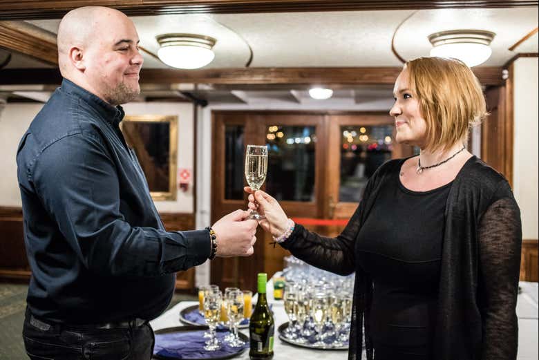 Crucero con cena y música en vivo