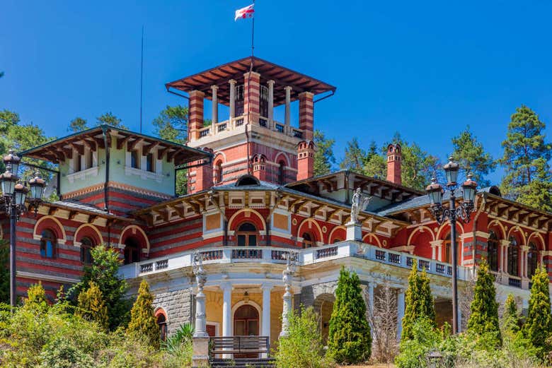 Excursión a Borjomi y Vardzia