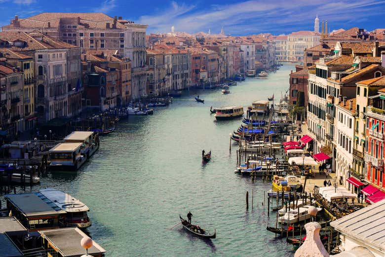 Transporte privado en barco entre el aeropuerto y Venecia