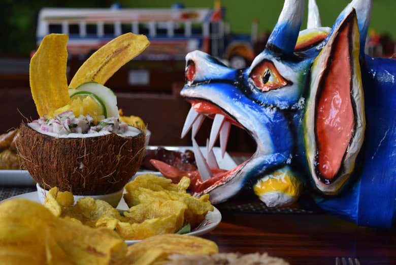 Cena con espectáculo folclórico en Ciudad de Panamá