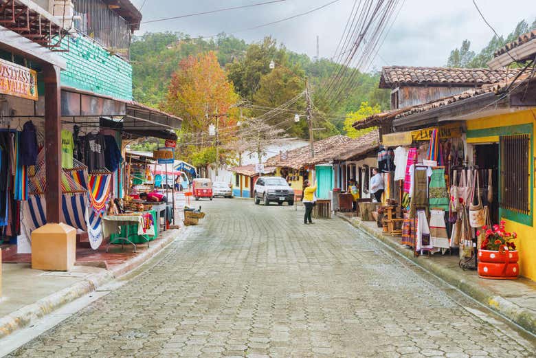 Excursión privada a San Juancito, Santa Lucía y Valle de Ángeles